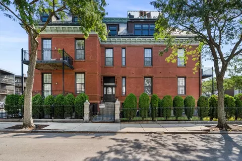 110 O St #7, Boston, MA 02127
