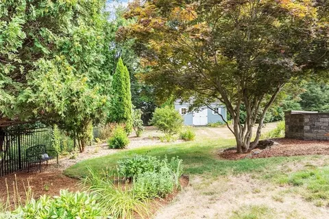 Exterior - 3 Robert Rd, Acton, MA 01720 photo 4 of 7