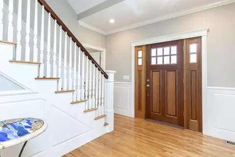 4 Penny Ln, Beverly, MA 01915 photo 2