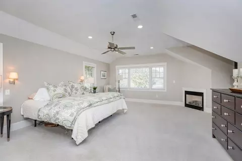 4 Penny Ln, Beverly, MA 01915 photo 6