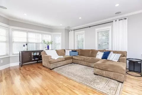4 Penny Ln, Beverly, MA 01915 photo 4