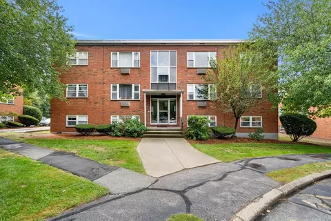 1105 Lexington St #9-2, Waltham, MA 02452