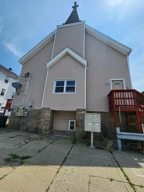 88 Harrison St #5, Fall River, MA 02723