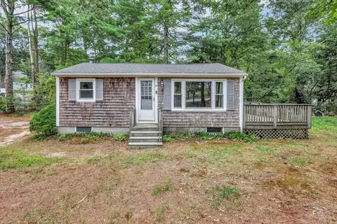 95 Lake Ave, Wareham, MA 02538