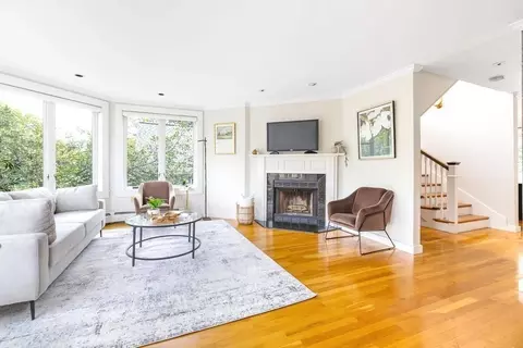 626 Washington St #3, Brookline, MA 02445