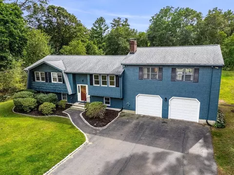 41 Dean St, Easton, MA 02375