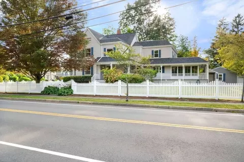 719 Webster St, Needham, MA 02492 photo 4