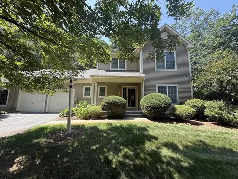 5 Chestnut Ln #5, Bedford, MA 01730