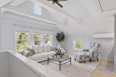 52 Greenridge Ln #52, Lincoln, MA 01773