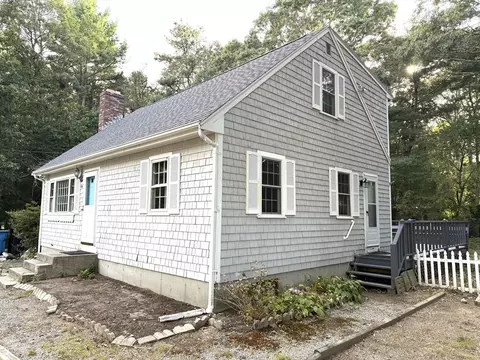 49 Saint Marks Rd, Teaticket, MA 02536