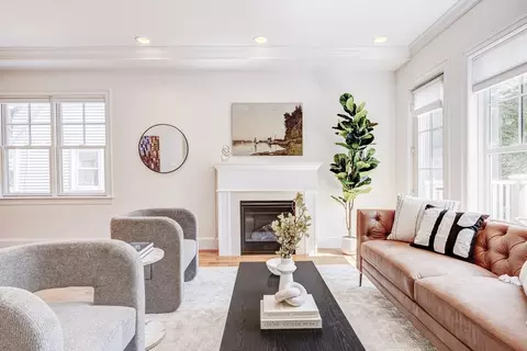 19 Harris St #2, Brookline, MA 02446