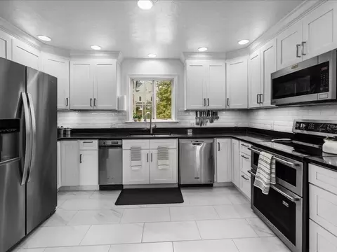 6 Wood St, Upton, MA 01568 photo 10