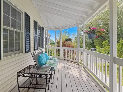 6 Wood St, Upton, MA 01568 photo 2