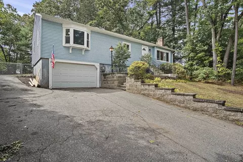 19 Pringle St, Tewksbury, MA 01876
