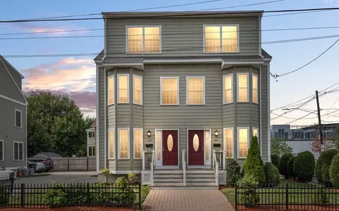 54-60 Holton St #58, Allston, MA 02134