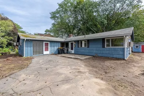 109 Hastings St, Framingham, MA 01701