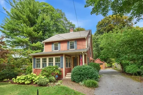 90 Summer Ave, Reading, MA 01867