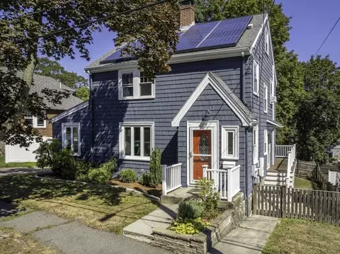 72 Roosevelt Rd, Medford, MA 02155