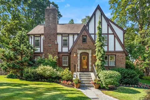 46 Ellis Rd, Newton, MA 02465