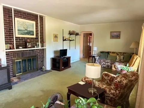 6 Higgins Rd, Marblehead, MA 01945 photo 4