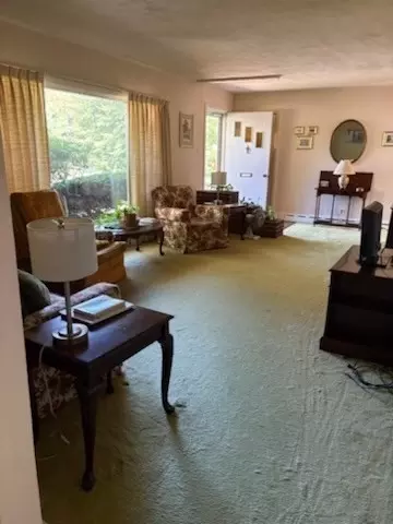6 Higgins Rd, Marblehead, MA 01945 photo 3