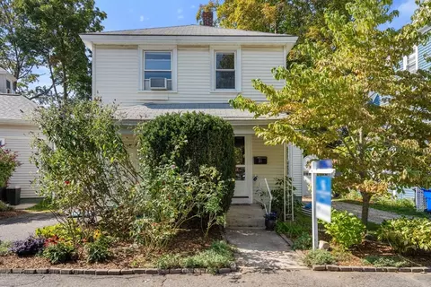 21 Linden St #21, Maynard, MA 01754