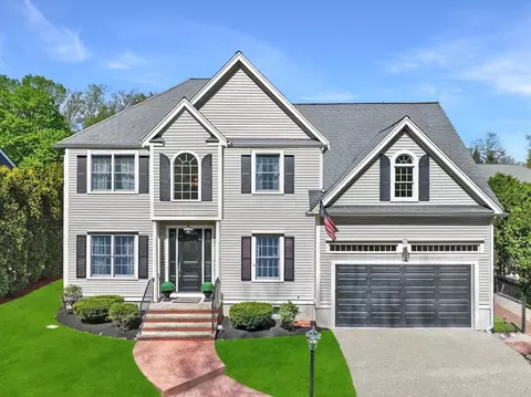 25 Carrolls Ln, Quincy, MA 02169