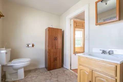 Bath - 8 Thompson, Webster, MA 01570 photo 1 of 1