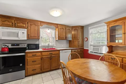 Kitchen - 100 Pleasant St, Raynham, MA 02767 photo 4 of 5