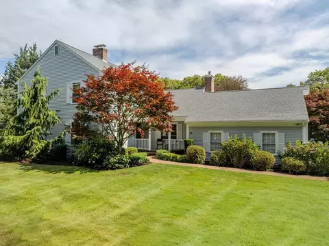 45 High St, Dartmouth, MA 02748