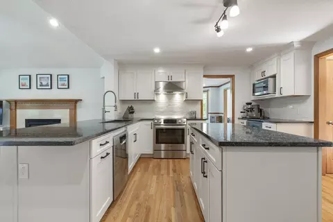 128 Eric Dr, Franklin, MA 02038 photo 9