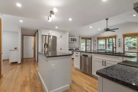 128 Eric Dr, Franklin, MA 02038 photo 6