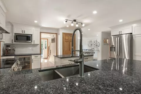 128 Eric Dr, Franklin, MA 02038 photo 11