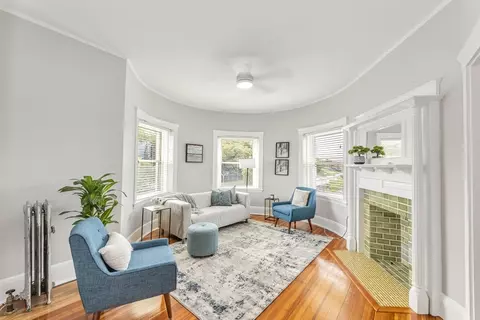 457 Washington St #13, Newton, MA 02458