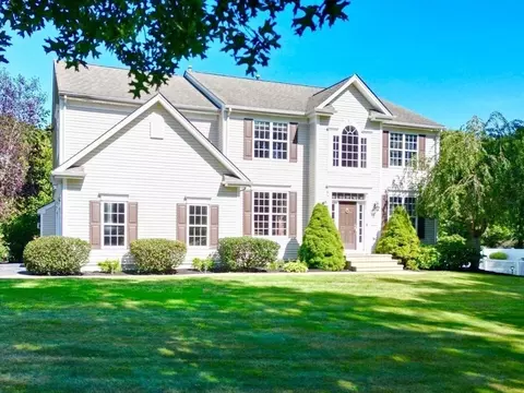 10 Gabriel Ln, Plymouth, MA 02360