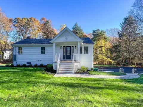 43 Oregon Rd, Ashland, MA 01721