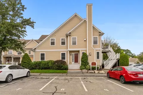 101 Regency Ln #101, Abington, MA 02351
