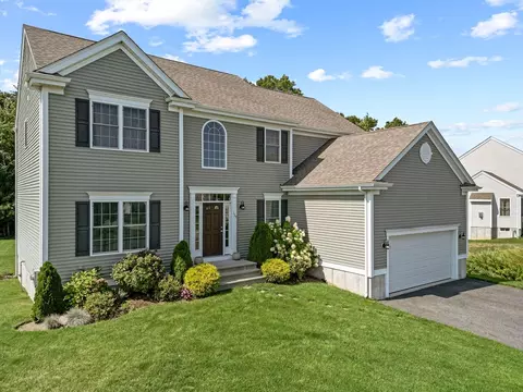 115 Goldfinch Dr, Raynham, MA 02767