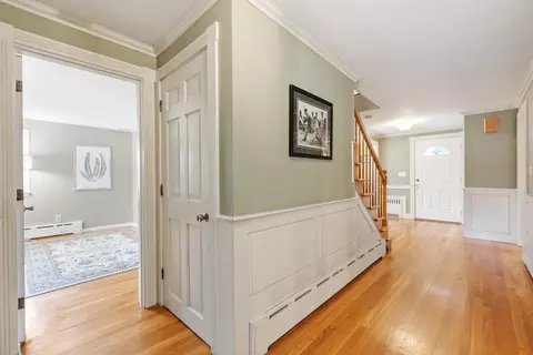 Entry Way - 46 Temi Rd, Hudson, MA 01749 photo 2 of 2