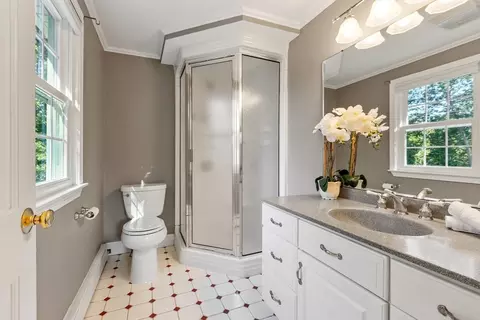 Bath - 46 Temi Rd, Hudson, MA 01749 photo 2 of 4