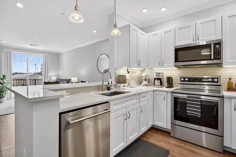 69 Foundry St #314, Wakefield, MA 01880