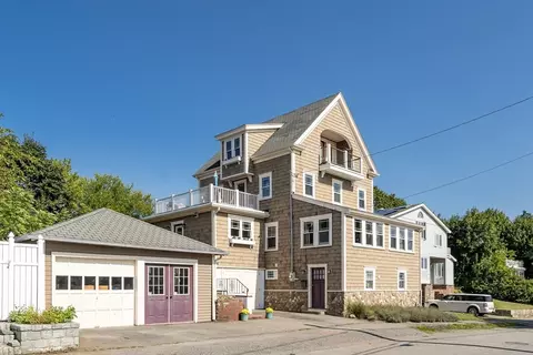 58 Brunswick St, Quincy, MA 02171