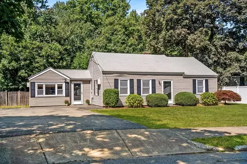 11 Antonellis Cir, Newton, MA 02459