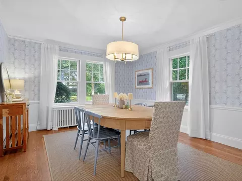 8 Old Town Rd, Wellesley, MA 02481 photo 5