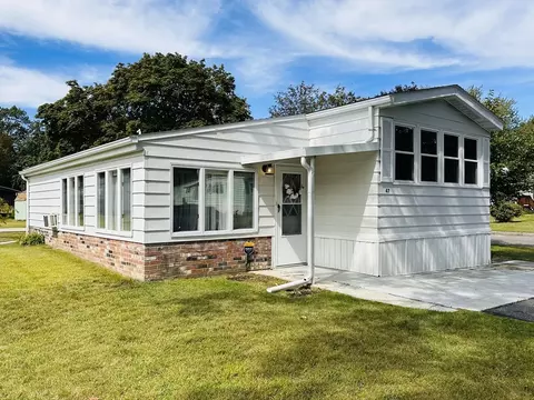 47 Contessa Ln, Springfield, MA 01119