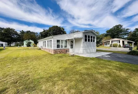 47 Contessa Ln, Springfield, MA 01119 photo 2