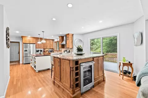 Kitchen - 21 Chowdermarch St, Marshfield, MA 02050 photo 1 of 6