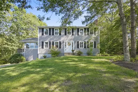 14 Longview Ave, Webster, MA 01570