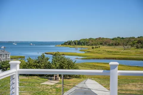 1 Starboard Way, Mattapoisett, MA 02739