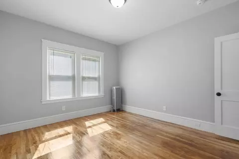 Bedroom - 92 Greenwood St, Worcester, MA 01607 photo 4 of 6
